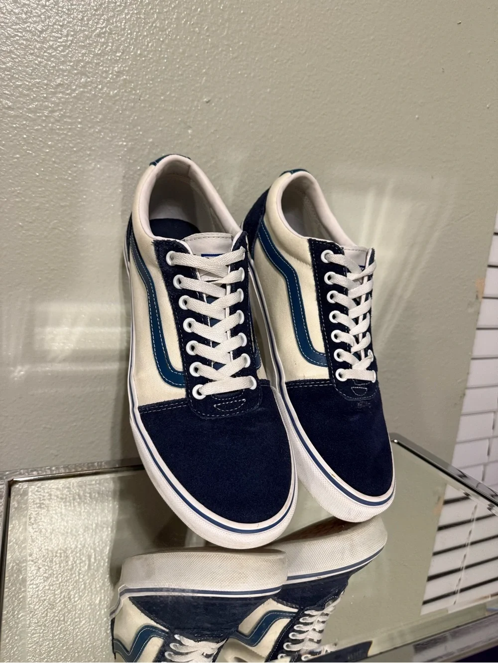 Vans Old Skool Navy Blue & Cream Suede Canvas Sneakers Men’s 10.5